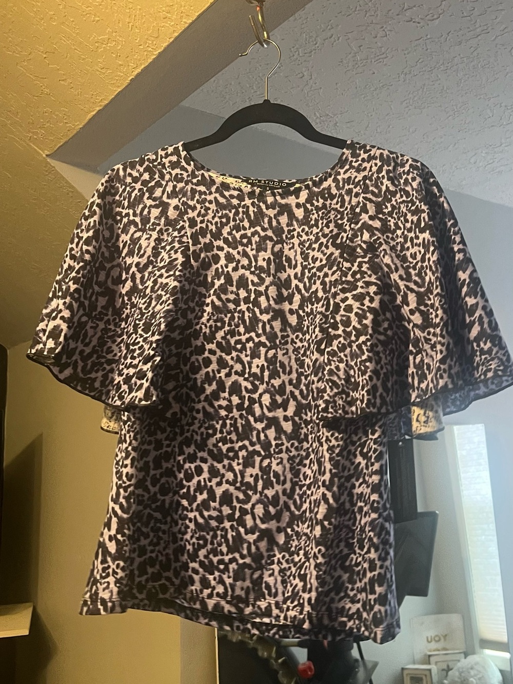 Leopard Print Flutter Sleeve Top - Pink & Black